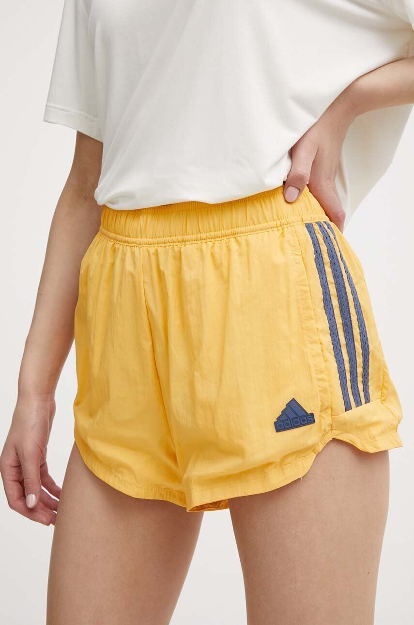 

Стреляющие шорты adidas, желтый