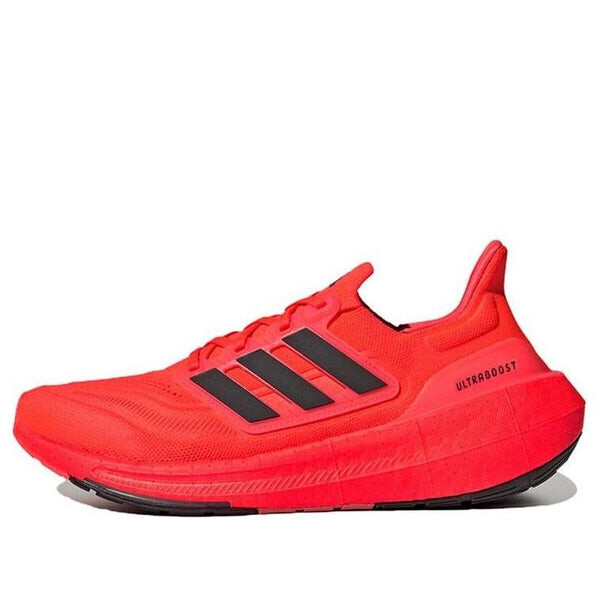 

Кроссовки ультрабуст лайт Adidas, красный