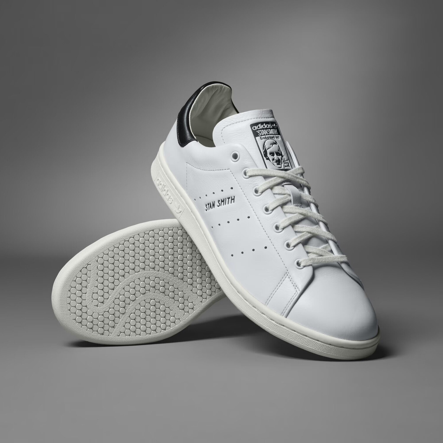 

Кроссовки Stan Smith Lux Adidas, цвет Crystal White/Off White/Core Black
