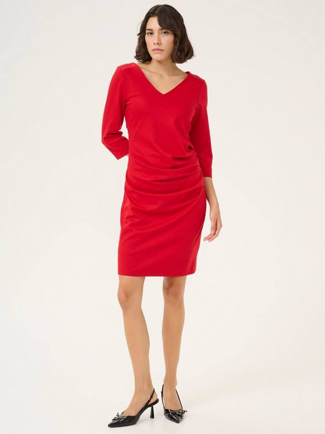 

Индийское коктейльное платье KAFFE, цвет Haute Red