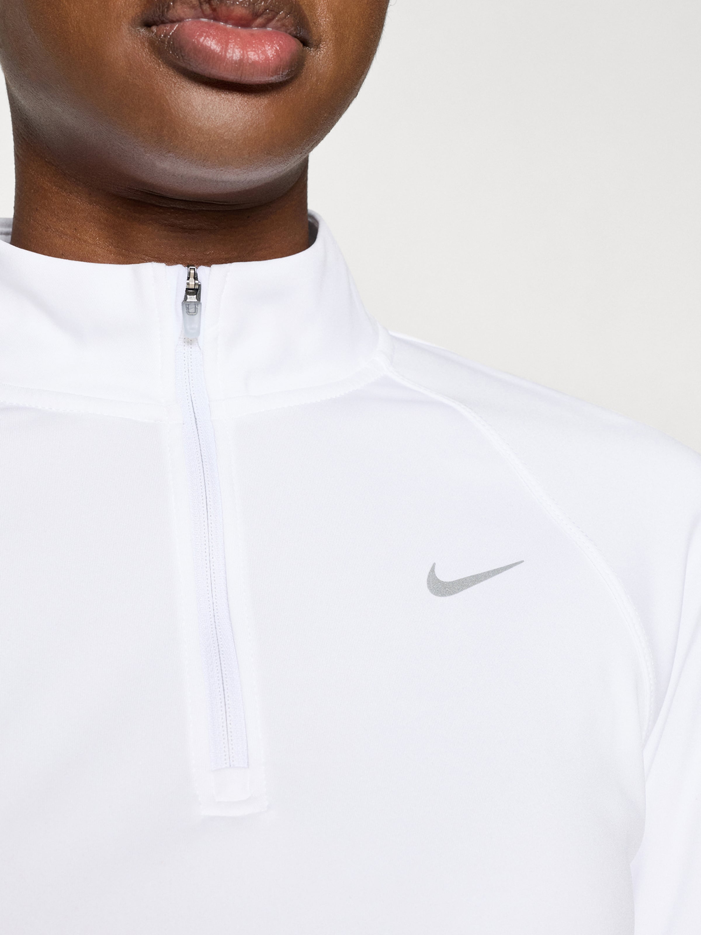 NIKE Футболка для тренировок 'Tempo' в белом цвете — фото 2