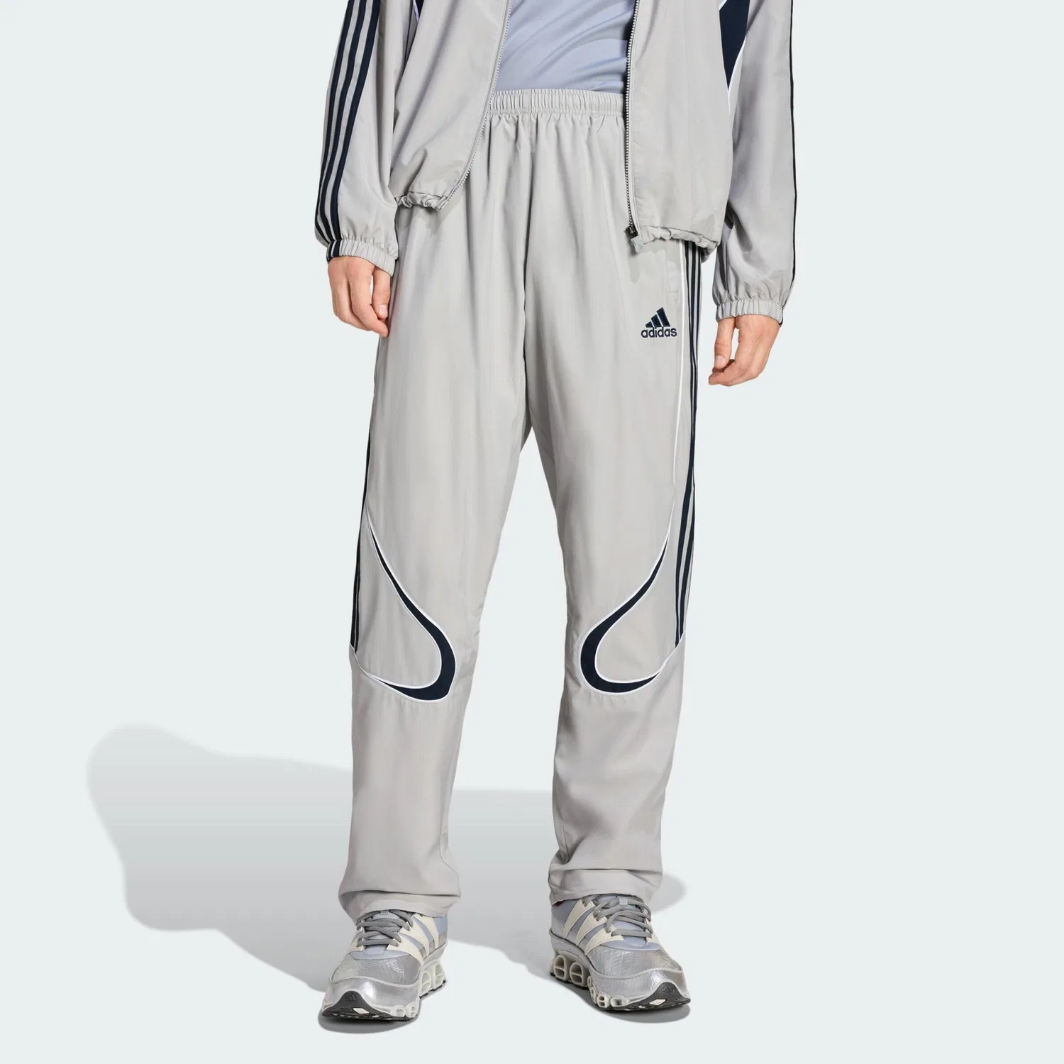 Брюки Adidas Originals свободного кроя Teamgeist Adicolor светло-серого цвета — фото 2
