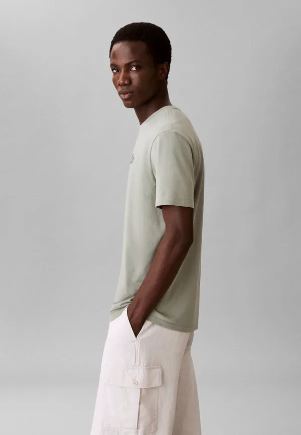 Футболка с графическим принтом в спортивном стиле Calvin Klein, Shadow — фото 4