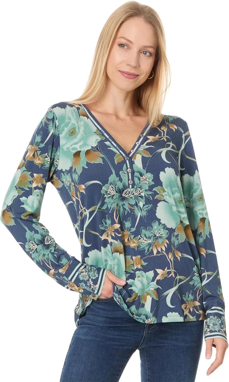 

Топ Johnny was The Janie Favorite Henley