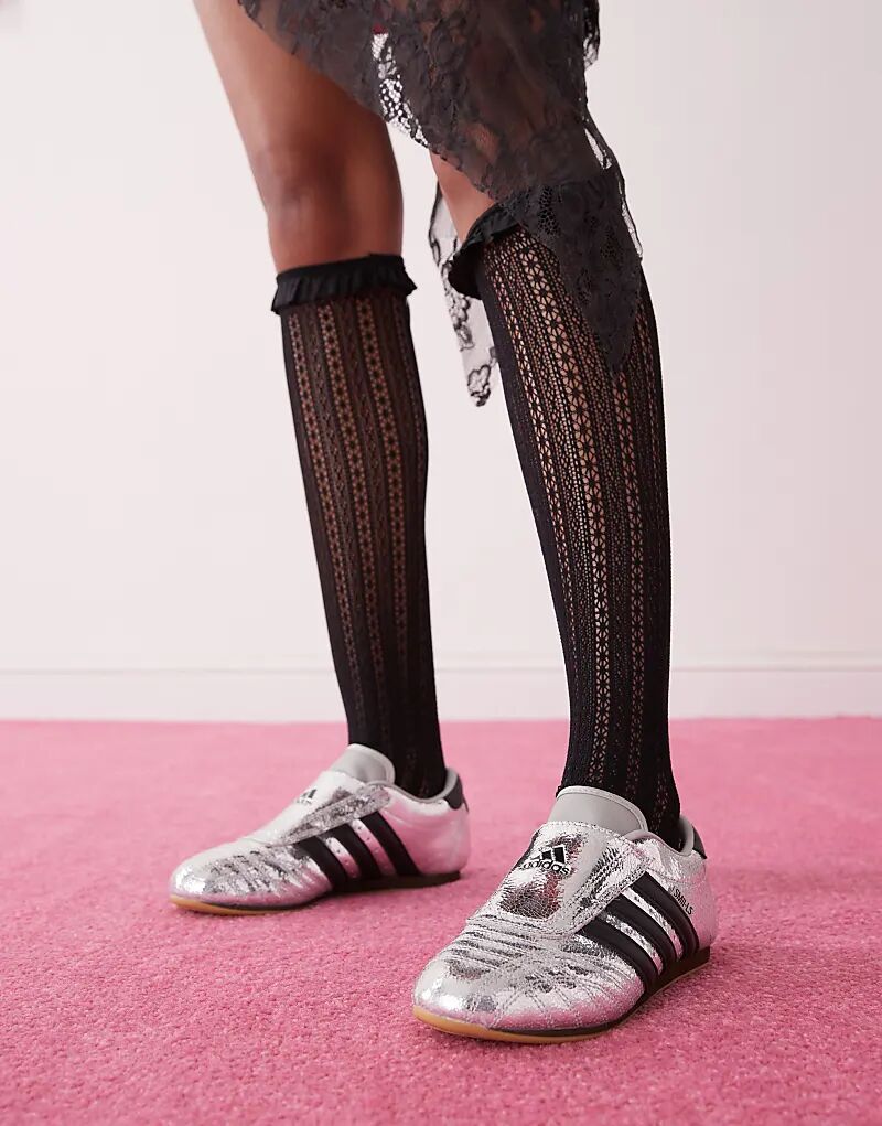 Кроссовки для тхэквондо в металлическом серебристом и черном цвете adidas Originals — фото 3