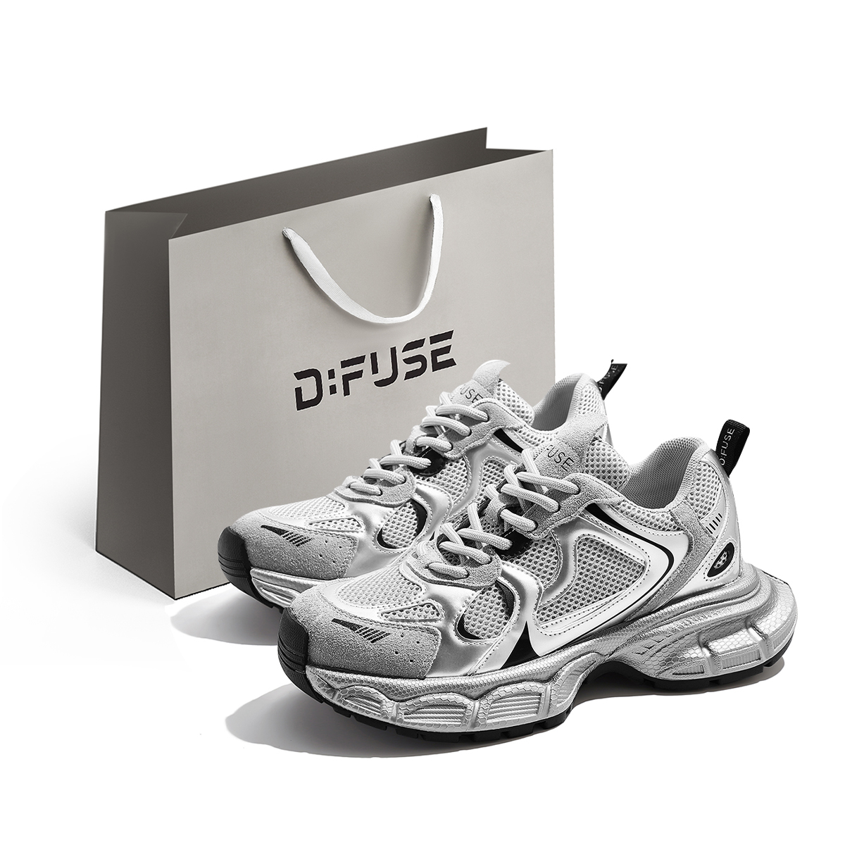 

D:FUSE SCANDINAVIA Амортизирующие кроссовки D Fuse Scandinavia с противоскользящими и износостойкими свойствами, низкие массивные унисекс в серо-серебристо-розовом цвете