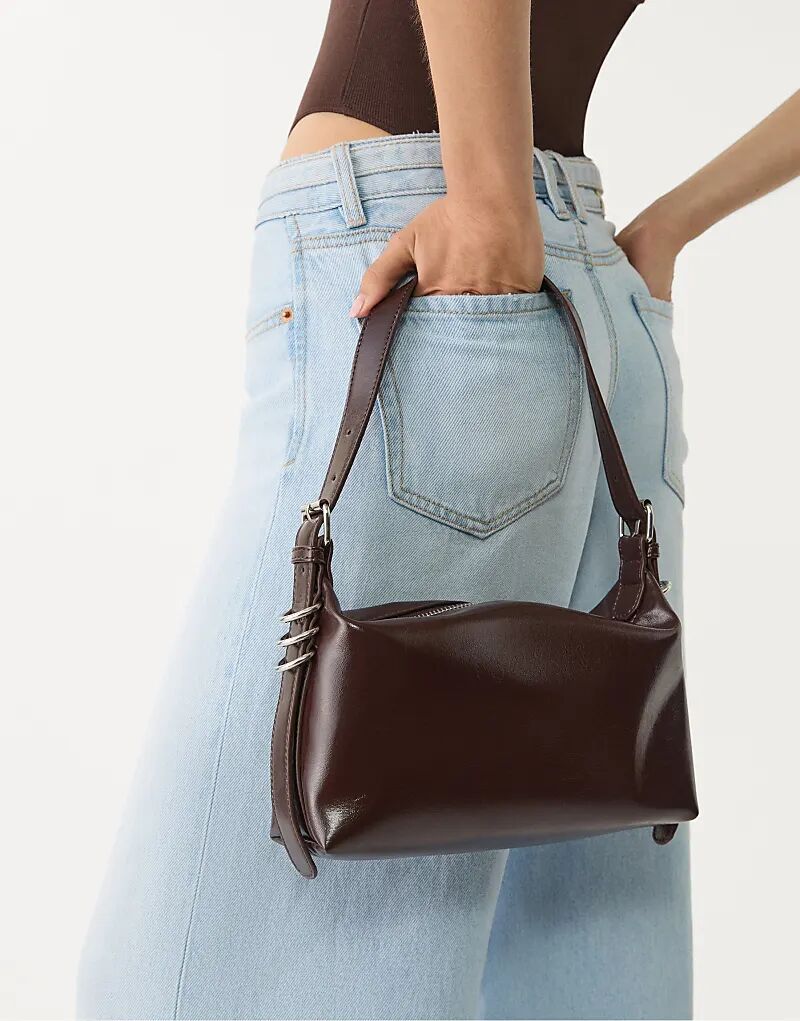 

Сумка Stradivarius через плечо с ремешком коричневого цвета