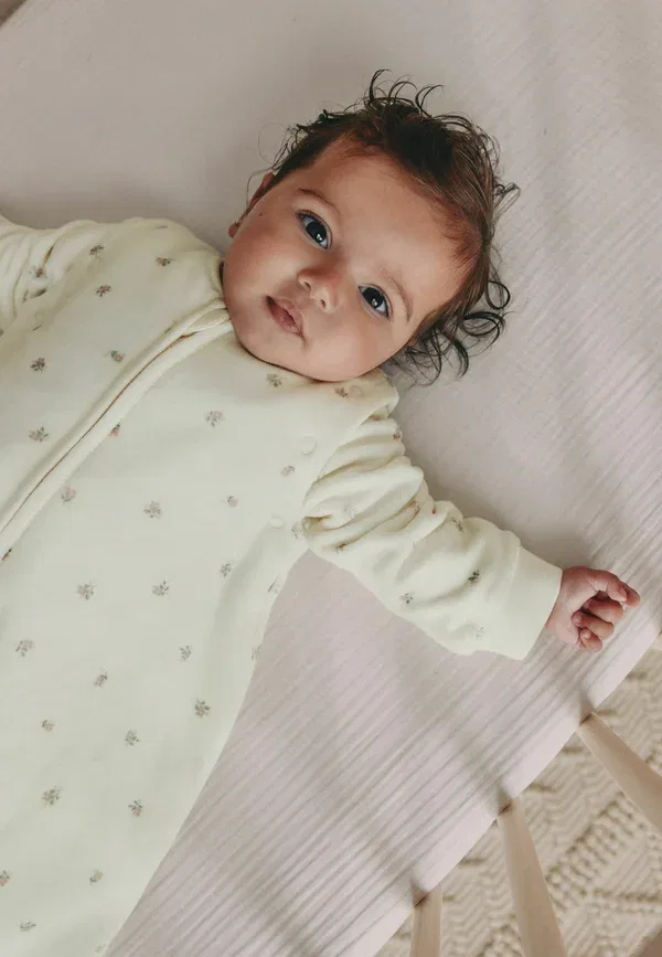 Комбинезон для сна Regular fit 2.5 tog removable sleeve sleep suit Next, цвет Эру флорал велюр