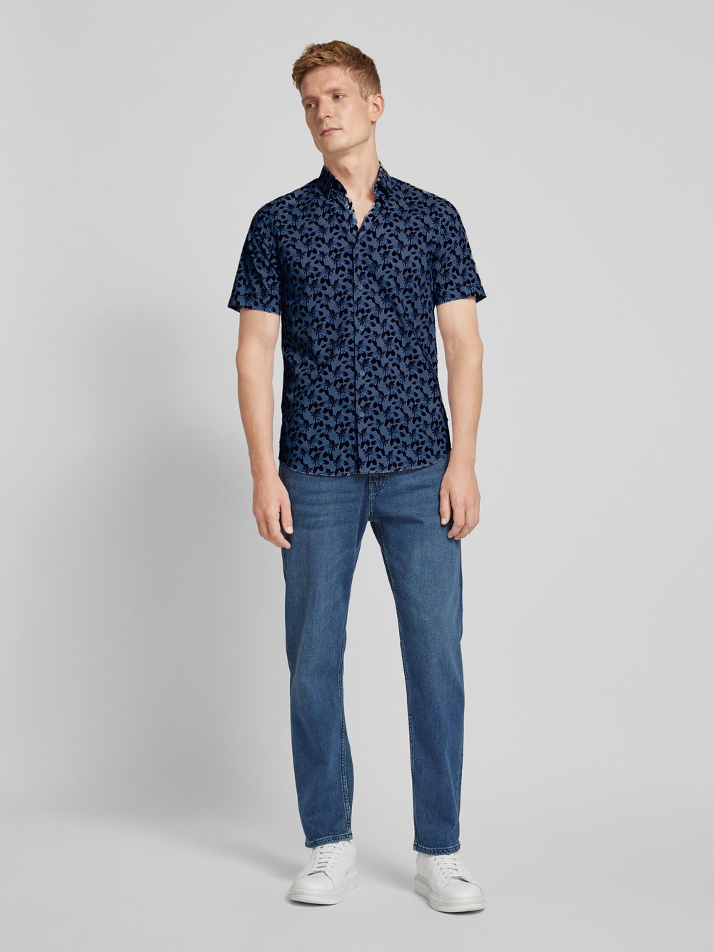 

Джинсы прямого кроя с нашивкой-лейблом, модель «Re.Maine» BOSS, синий