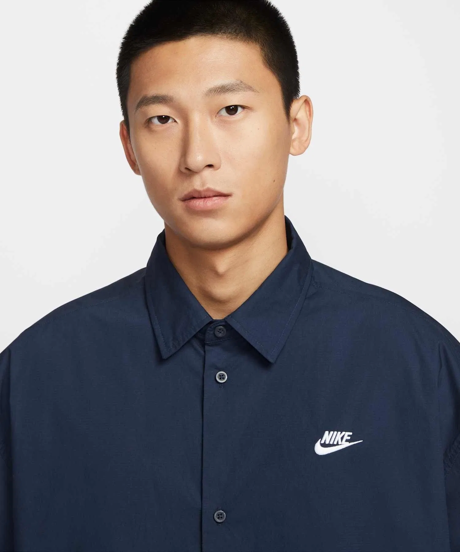 Мужская рубашка NIKE Club с короткими рукавами тёмно-синяя — фото 3
