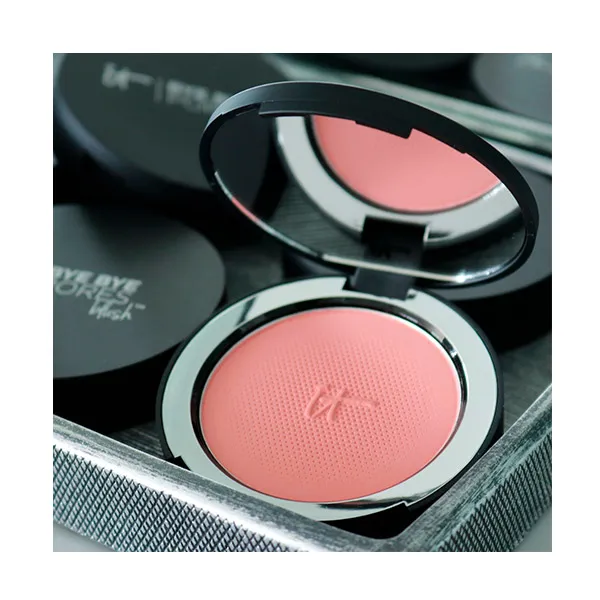 Румяна и минимизирующая пудра Bye Bye Pores Blush It Cosmetics, цвет naturally pretty — фото 4