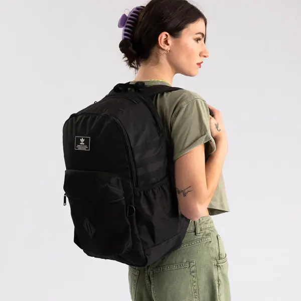 

Кроссовки adidas National 3.0 Backpack, черный