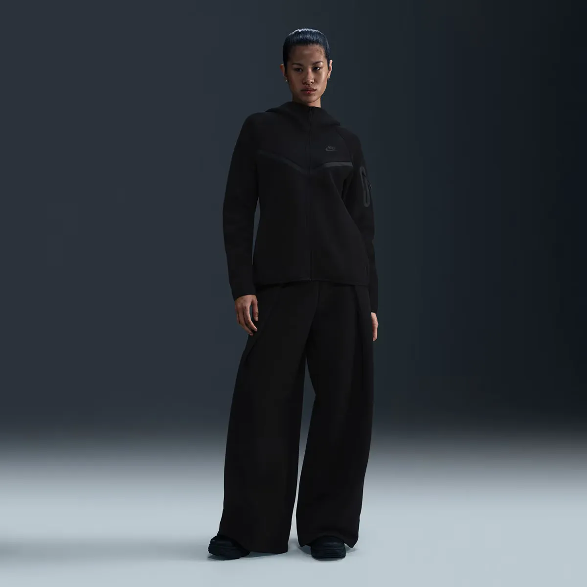 

Женская толстовка Tech Fleece WR Nike, чёрный