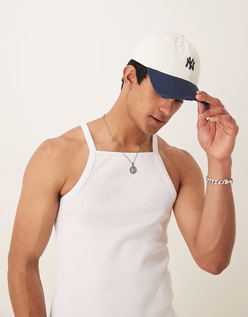 

Майка ASOS DESIGN muscle fit в рубчик белого цвета