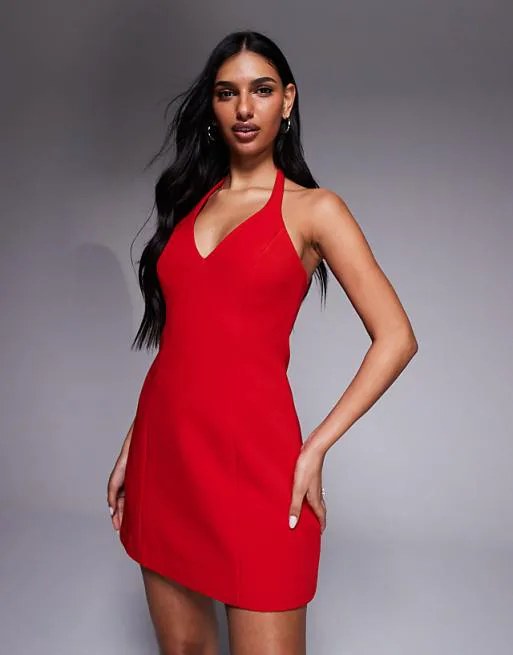 

Красное платье мини из крепа с глубоким вырезом и бретельками Forever New