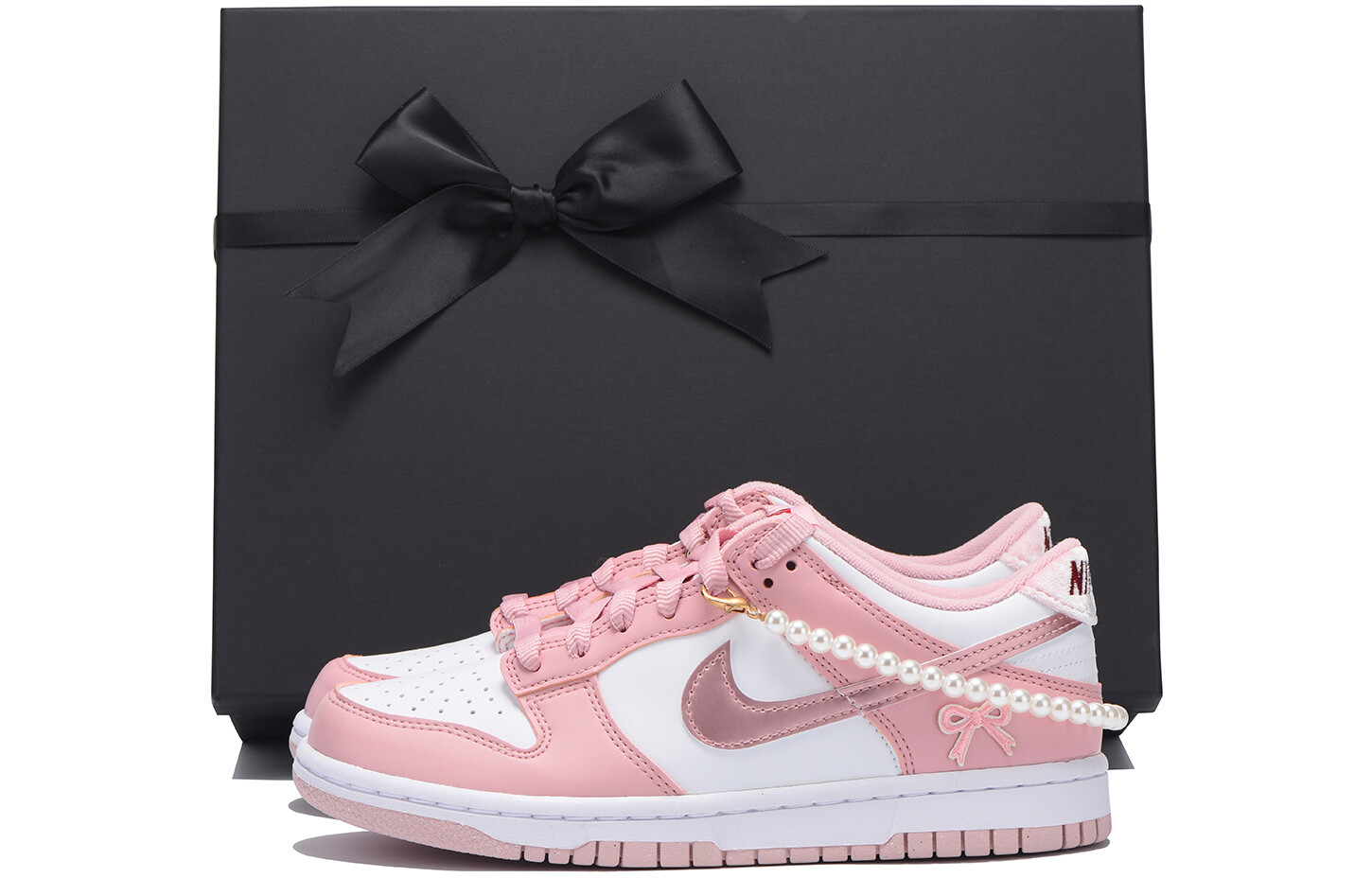 

Кроссовки Nike Dunk Skateboard Shoes Women's Low-Top White, белый