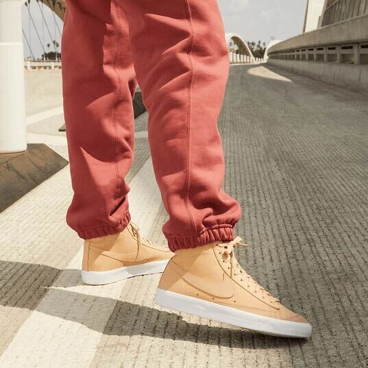 Кроссовки W Blazer Mid PRM MF Vachetta Tan Nike, цвет Beige/Beige/Weiß — фото 3
