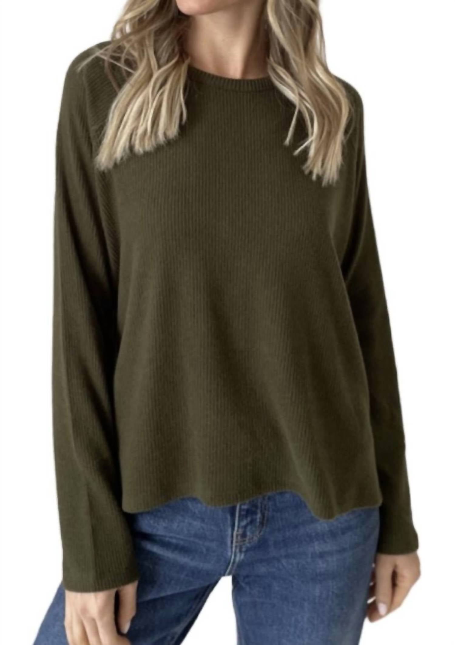

Топ Lazy Sunday Lounge в цвете Army Green SIX/FIFTY