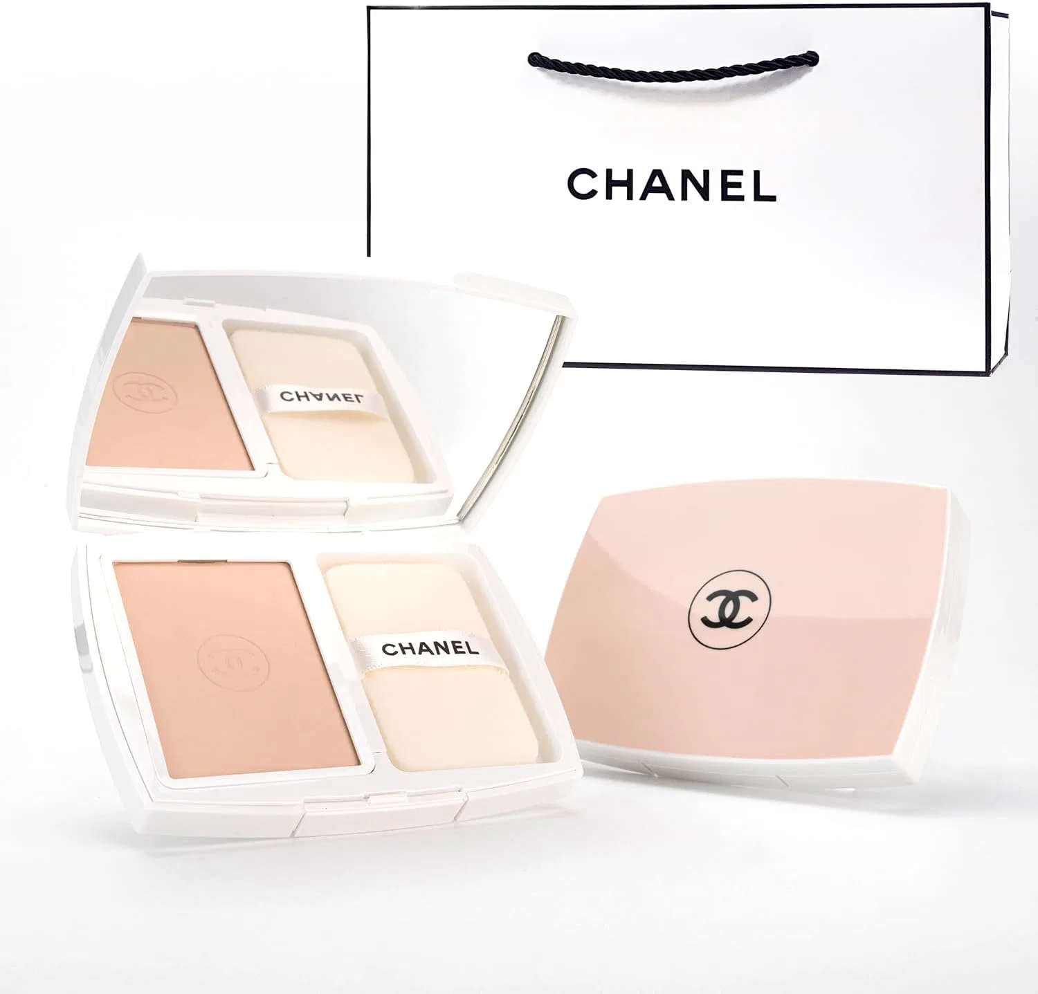 Пудра компактная CHANEL Le Blanc Brightening Compact #BR12 12 г