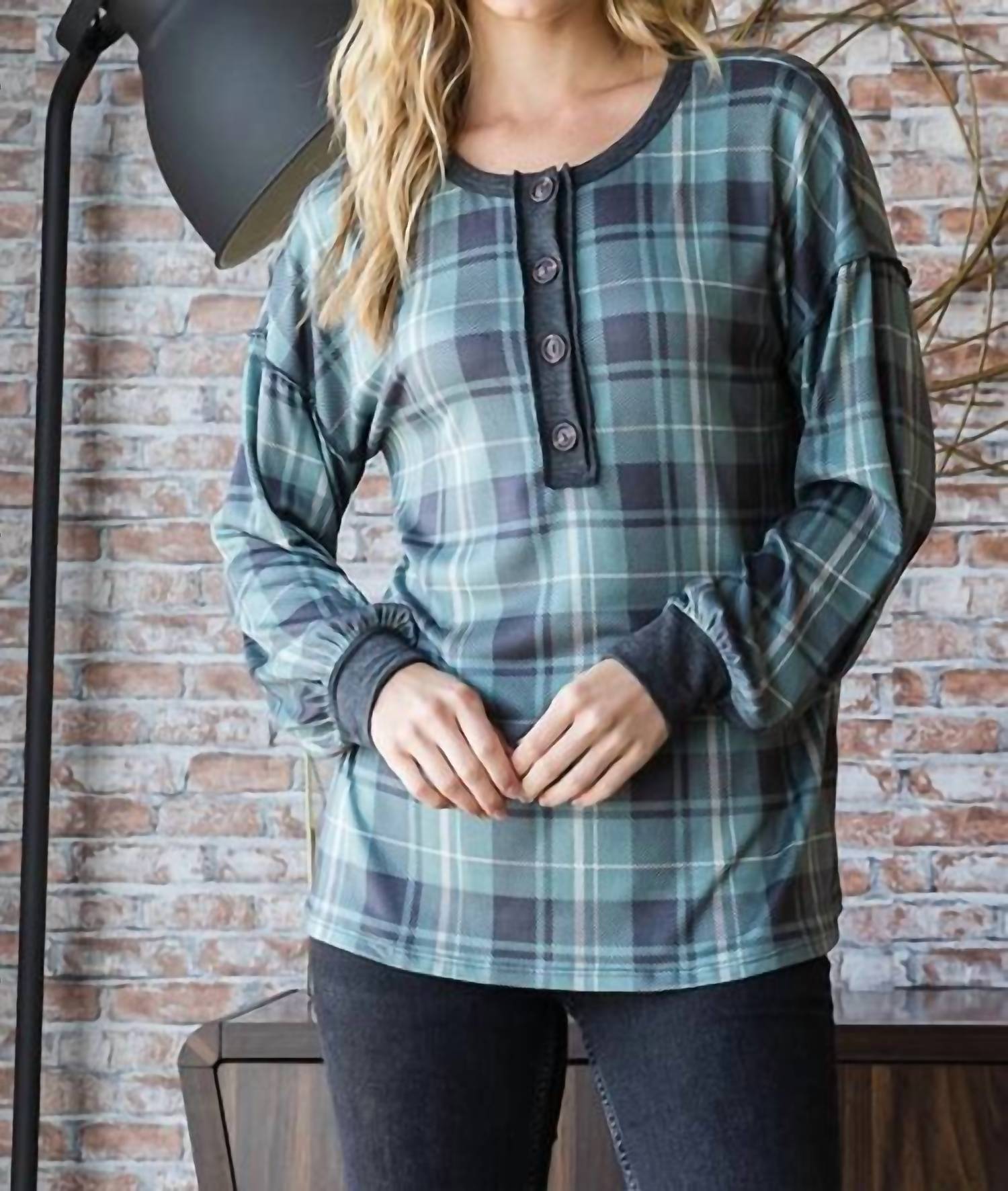 

HEIMISH USA Клетчатая блузка с пуговицами спереди, синяя клетка