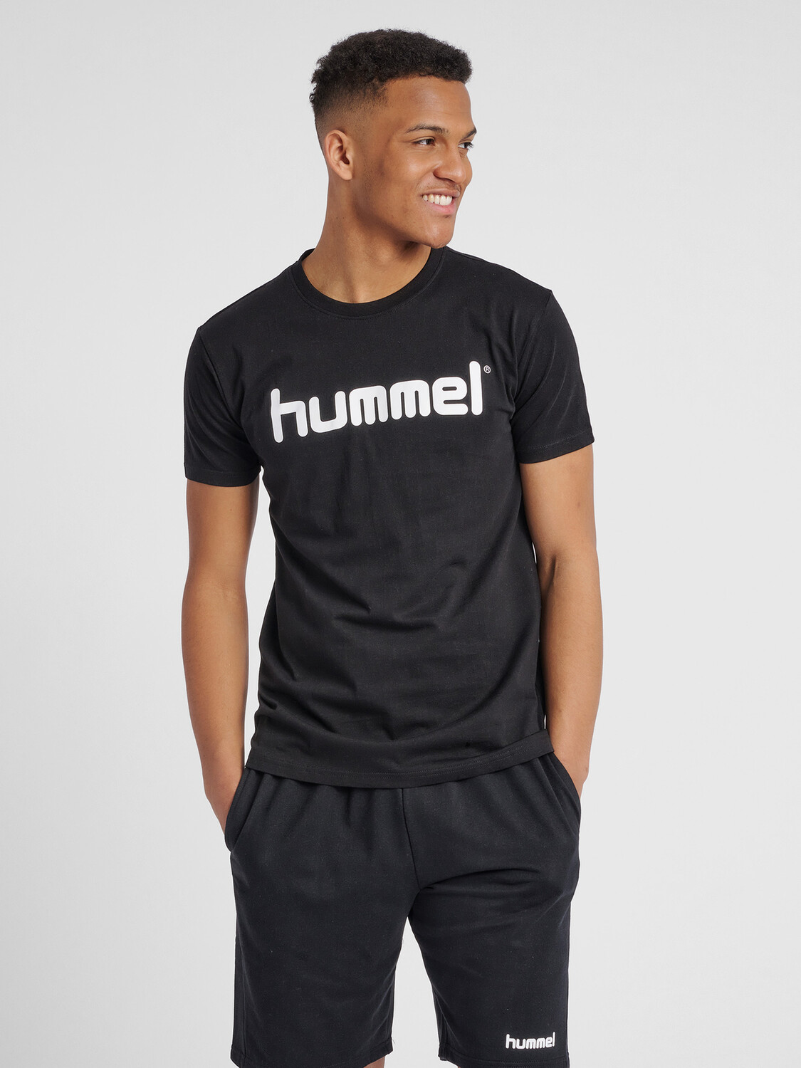 

Футболка Hummel Sport Kurzarm Rundhals aus Baumwolle HMLGO, черный