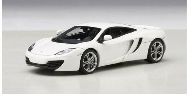 

Autoart Mclaren Mp4-12C 2011 Белый металлик 1:43 56009