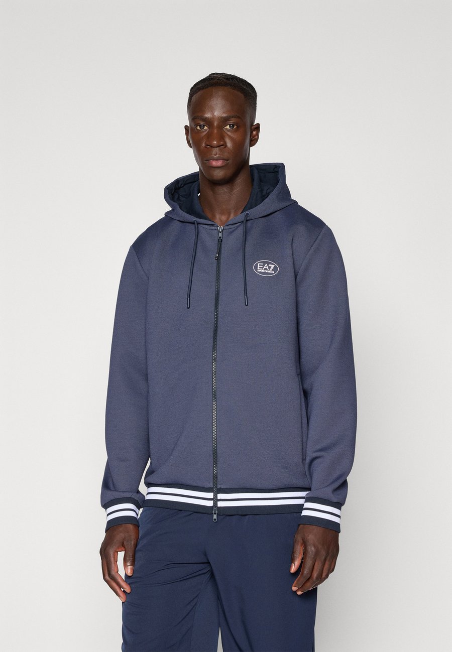 

Толстовка EA7 Emporio Armani TENNIS CLUB HOODIE JACKET, Blue/Dark Blue