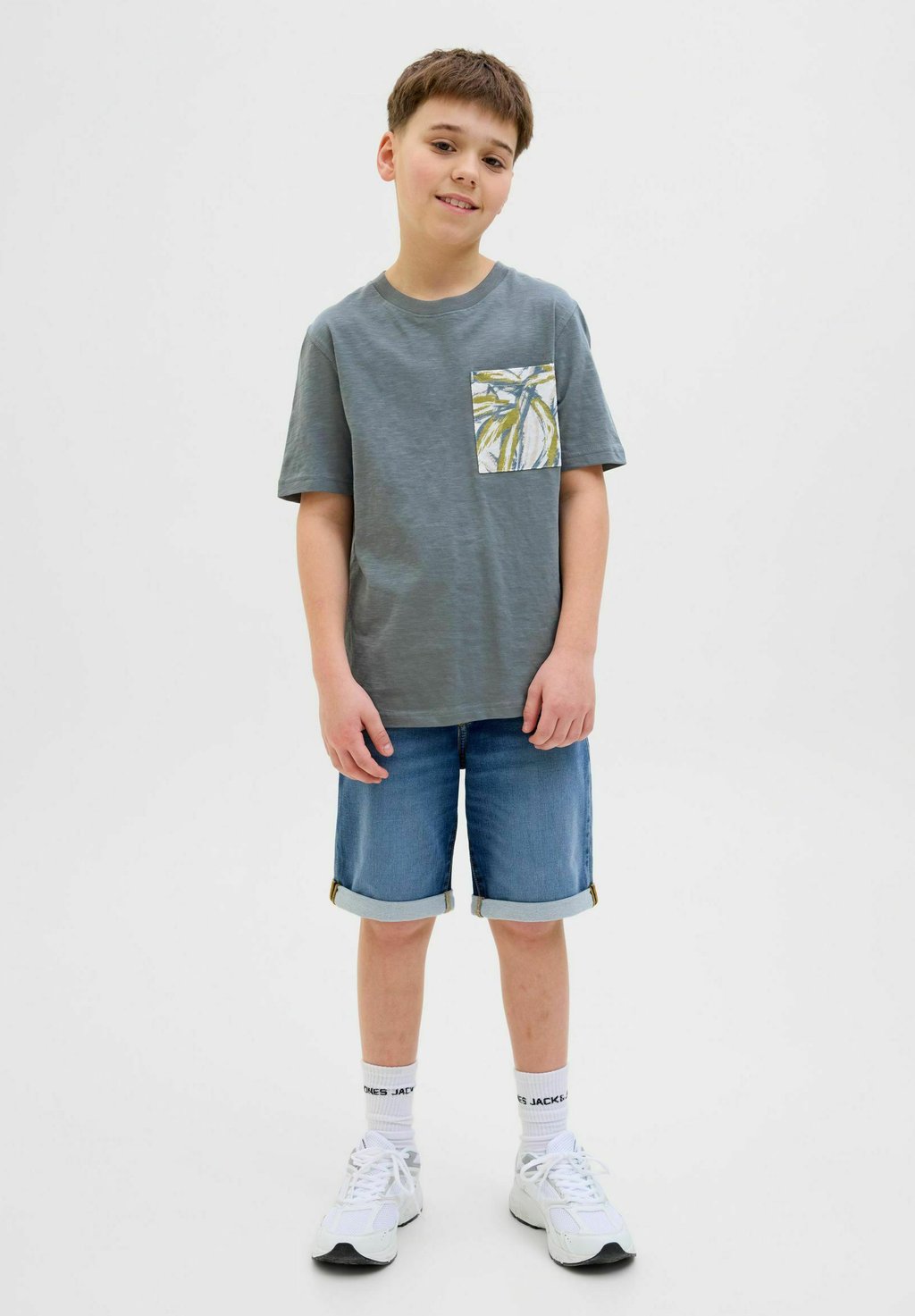 

Футболка с принтом Jack & Jones Junior, серый