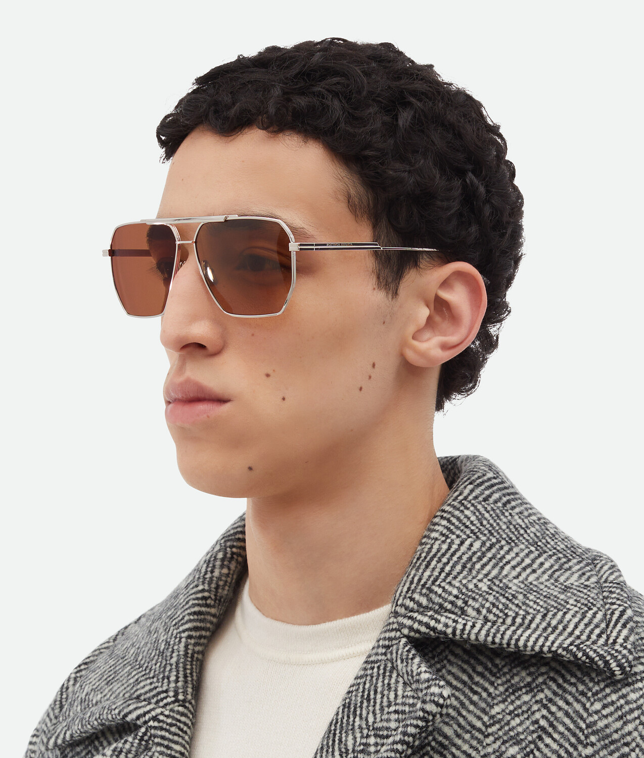 Классические солнцезащитные очки-авиаторы Bottega Veneta, коричневый/серебристый — фото 2