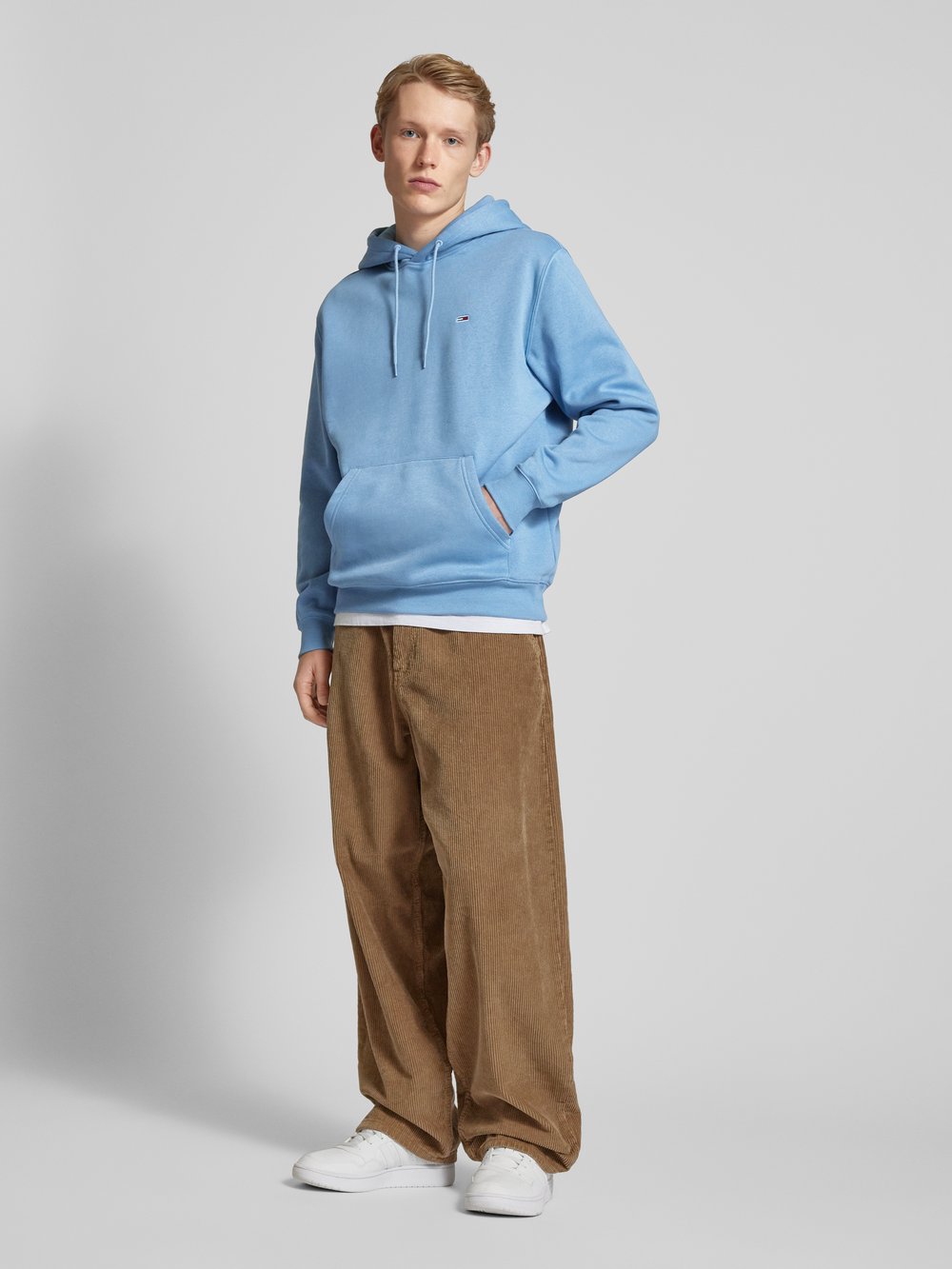 

Толстовка с капюшоном и вышитым логотипом Tommy Jeans