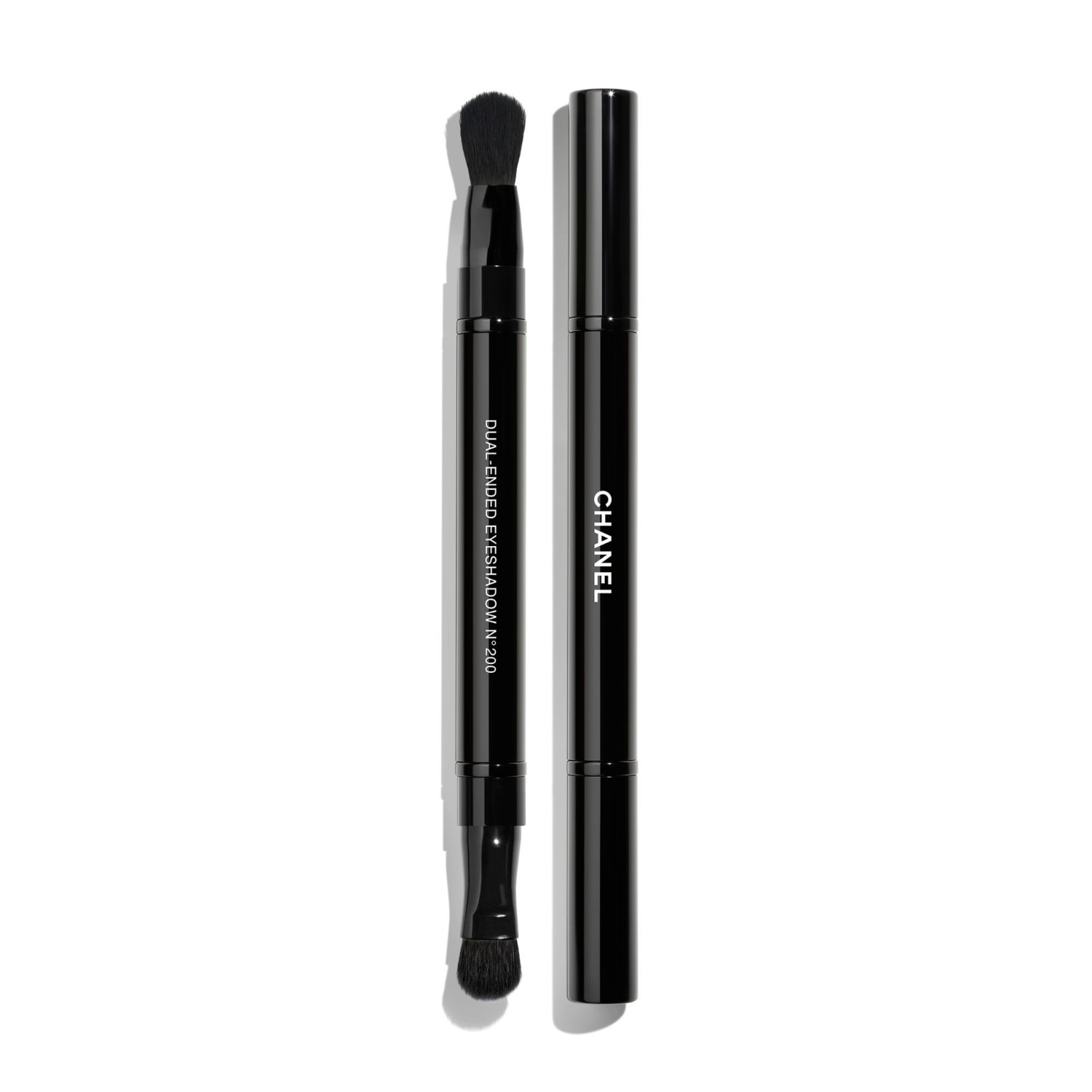 

Кисть для лица retract.dual-ended eyeshadow brush n°200 Chanel, количество 1 шт.