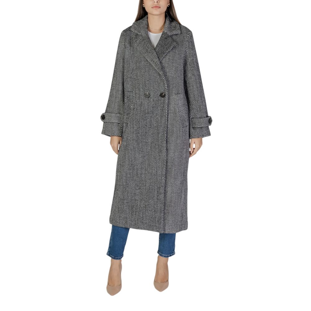 

Черные куртки и пальто из полиэстера Vila Clothes