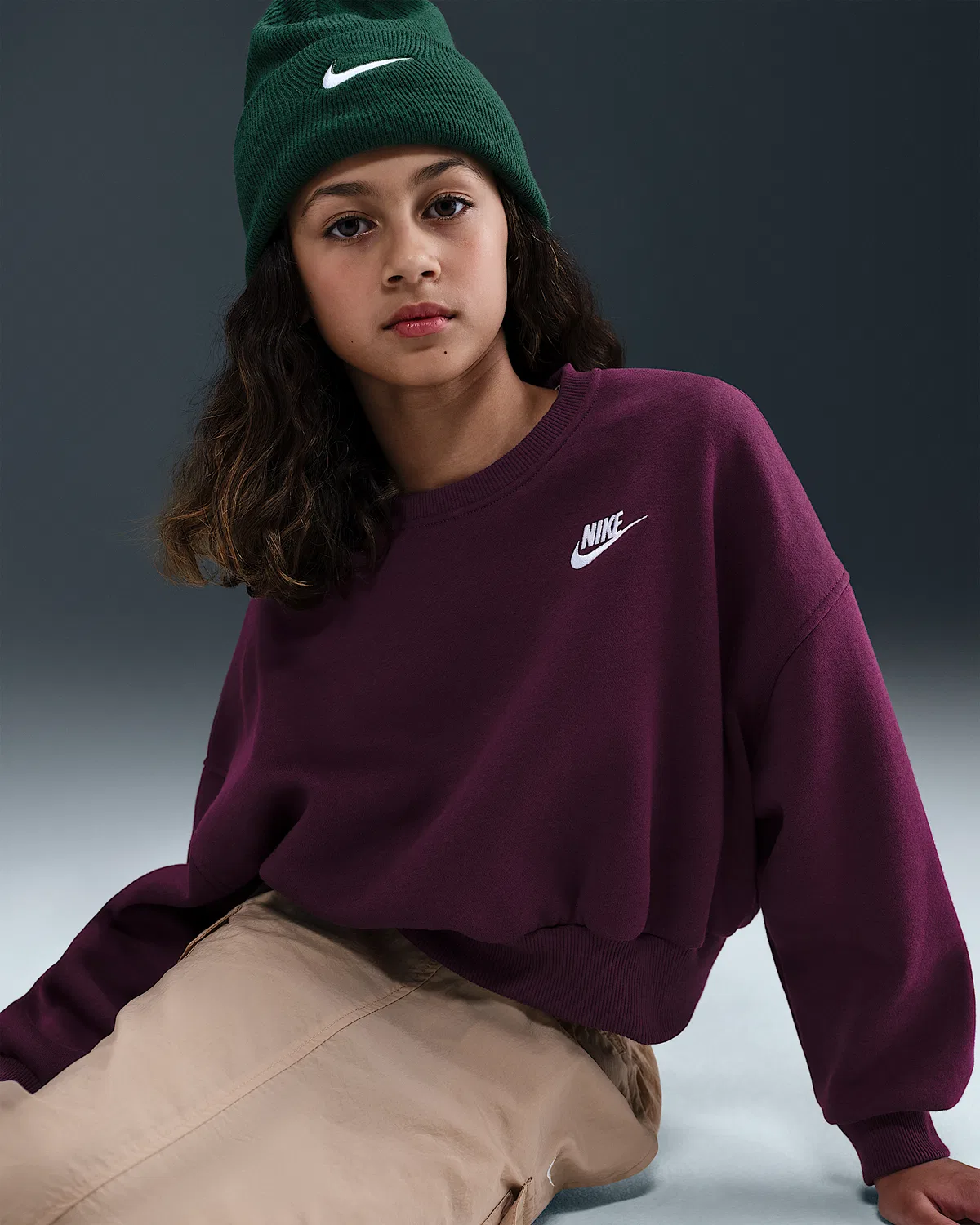 Детский свитшот Nike Sportswear Club Fleece с круглым воротом, Bordeaux/White — фото 3