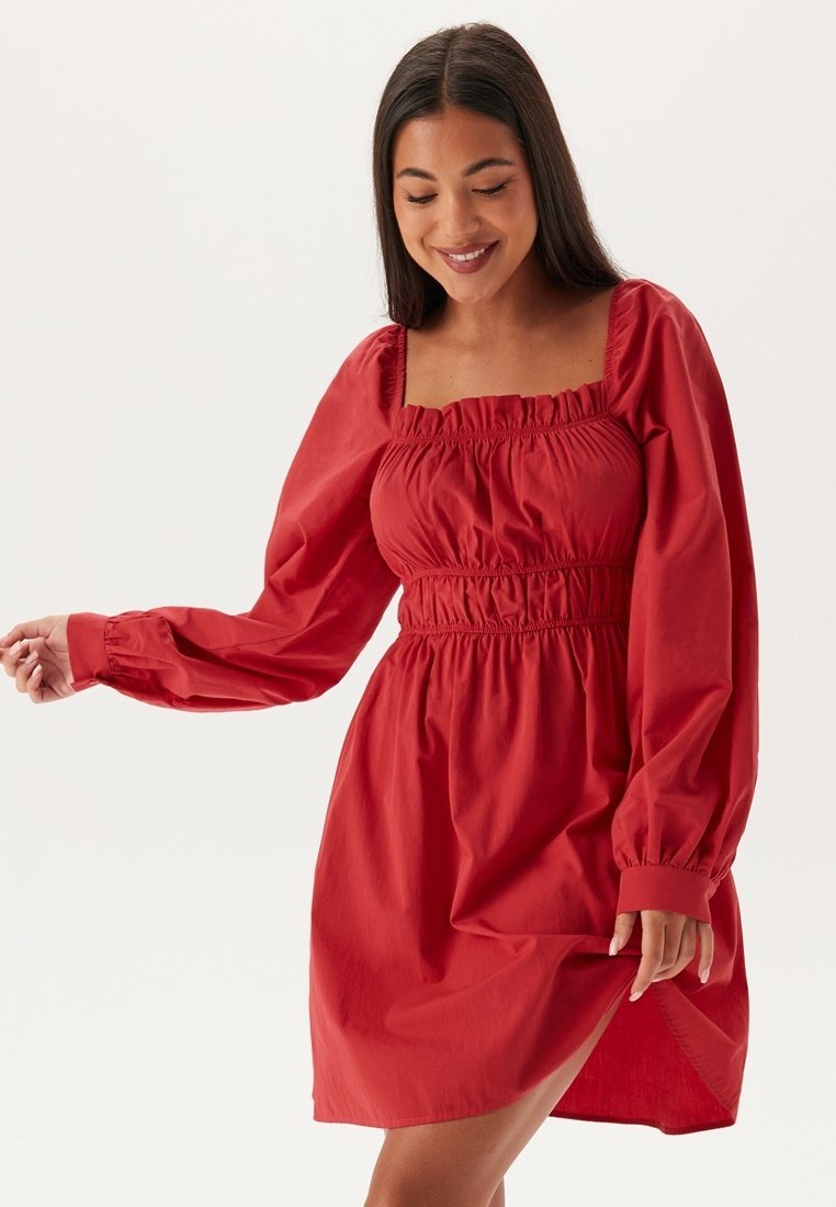 

Повседневное платье SMOCK Bubbleroom, красный
