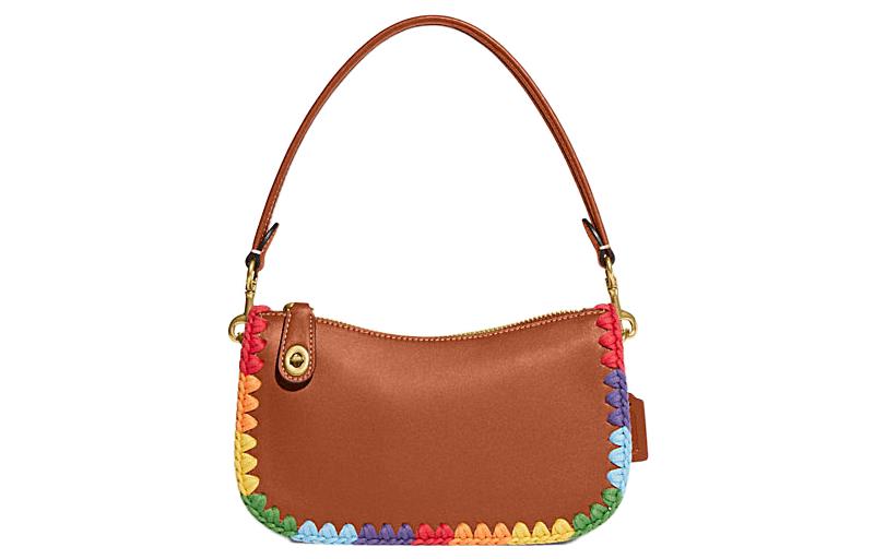 

Кожаная сумка через плечо Swinger Trumpets женская коричневая COACH