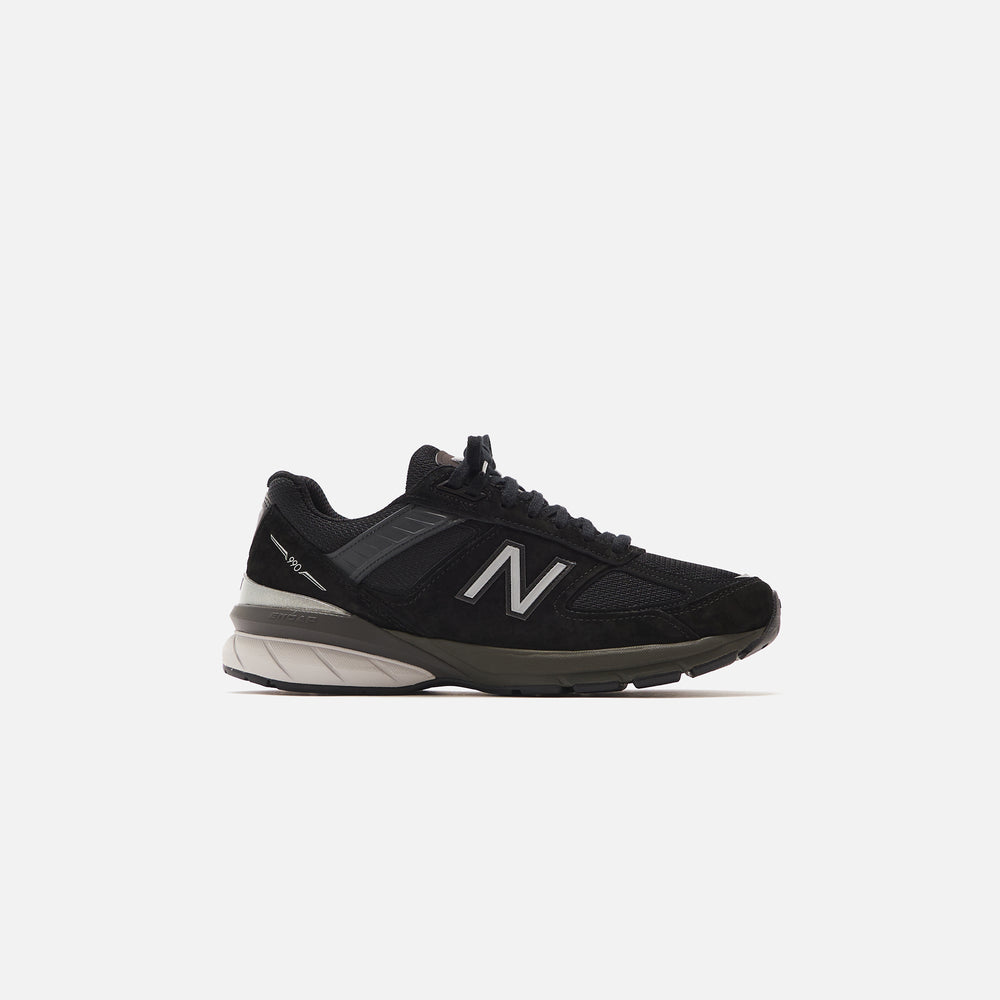 

Кроссовки New Balance Made in USA 990v5, цвет Black/Silver