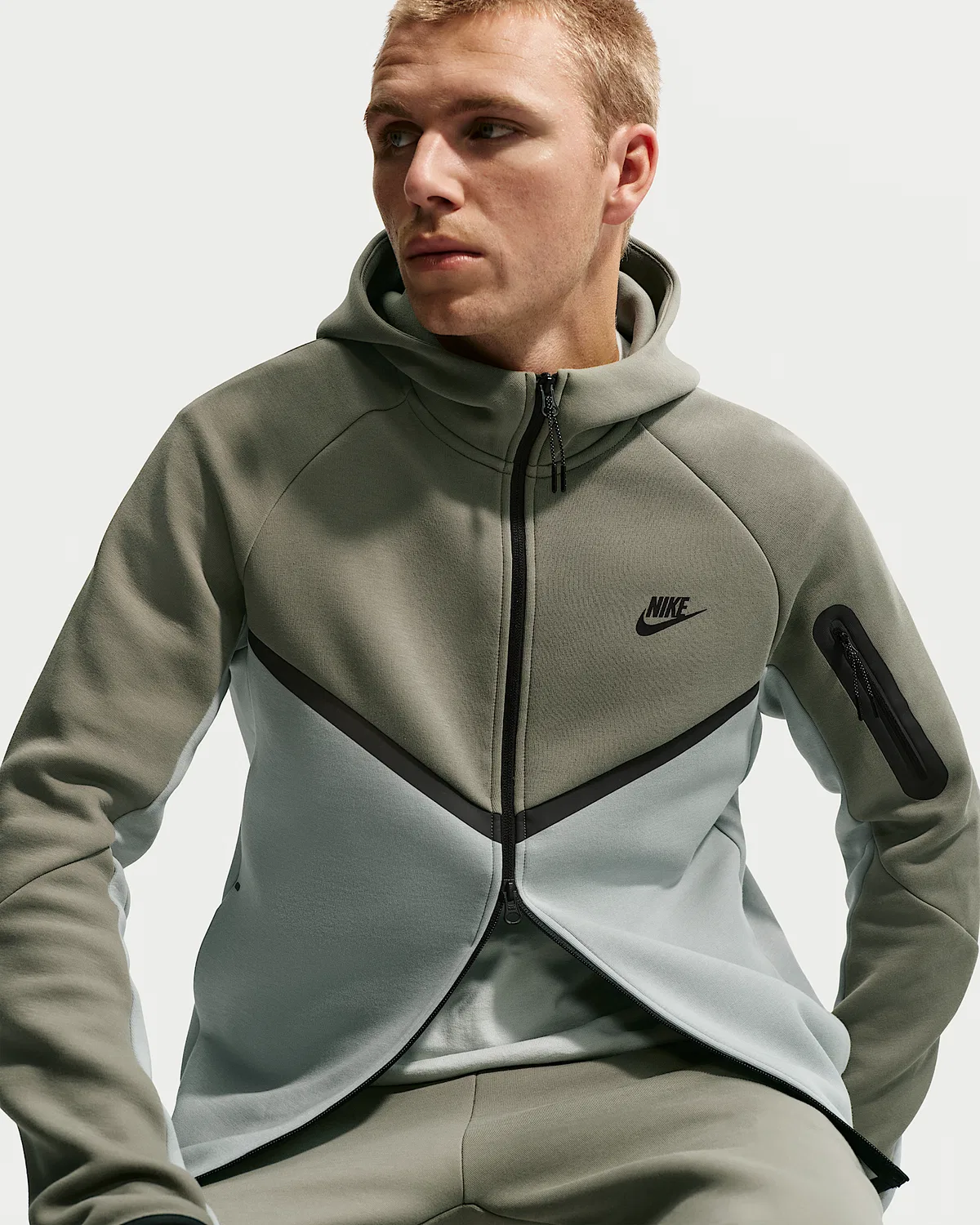 Мужская флисовая ветровка Nike Tech на молнии, Silver Sage/Light Pumice/Black — фото 3