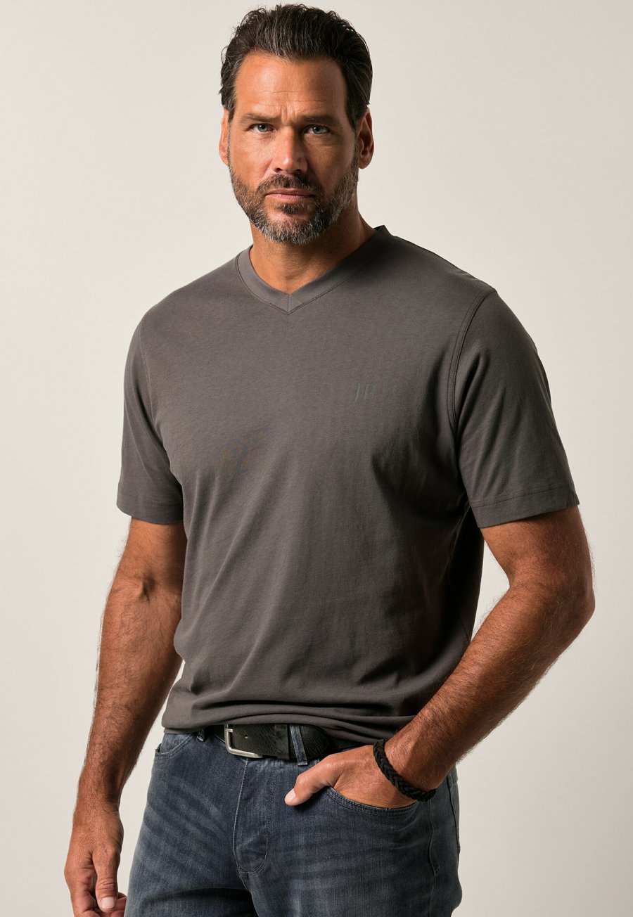 

Футболка JP1880 T-SHIRT 2ER PACK V-AUSSCHNIT HALBARM , Grape Purple/Berry, Фиолетовый, Футболка JP1880 T-SHIRT 2ER PACK V-AUSSCHNIT HALBARM , Grape Purple/Berry