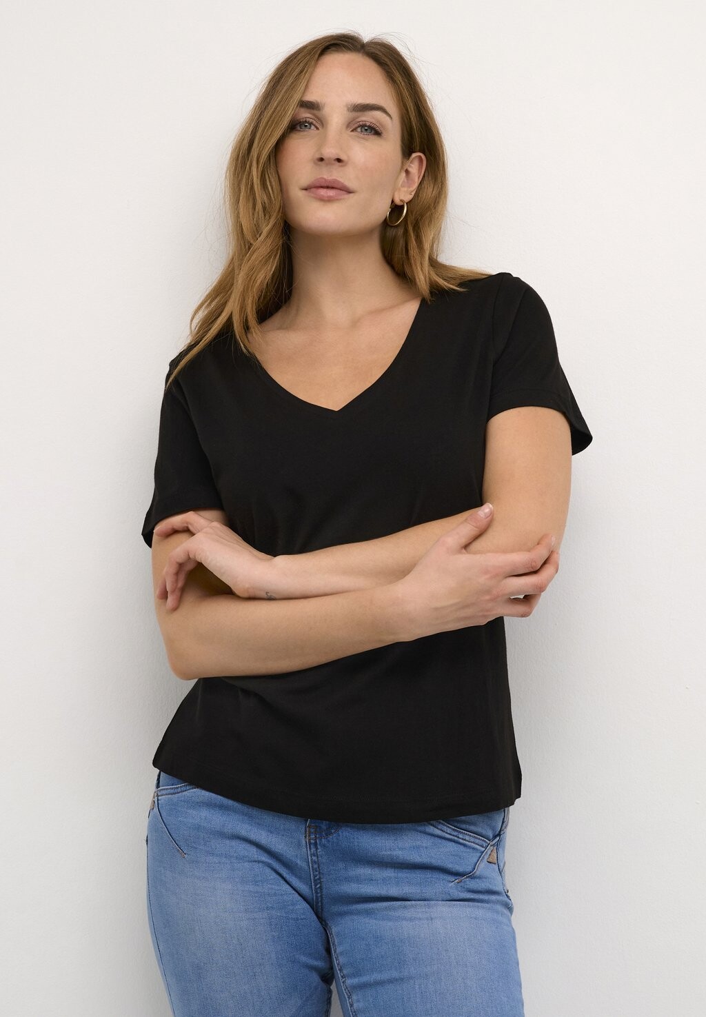 

Футболка базовая DEEP V-NECK Cream, цвет pitch black
