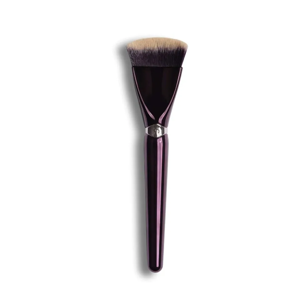 Кисть для контурирования Anisa Beauty Crescent | Мягкие плотные волокна для моделирования, нанесения кремовых и пудровых бронзеров | Веганский продукт, не тестируется на животных