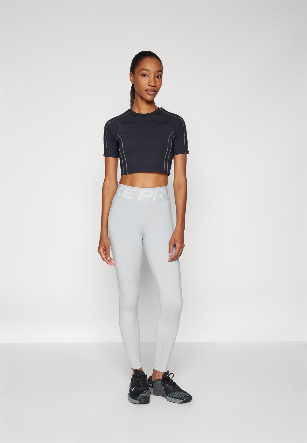 

Леггинсы SCULPT Nike Performance, серый