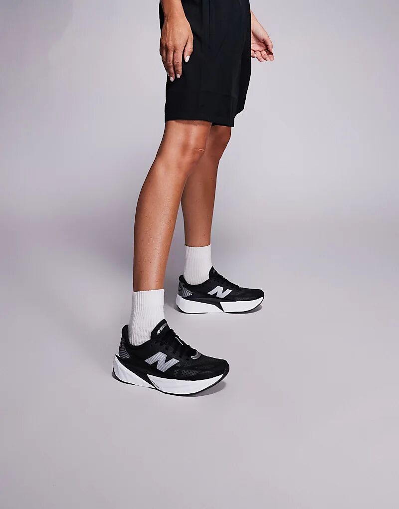 Женские кроссовки для бега New Balance Fuelcell Rebel v5 черного цвета — фото 3