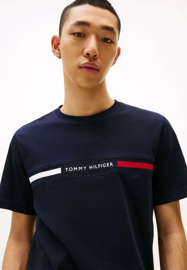Футболка с вышитым логотипом, базовая футболка Tommy Hilfiger, Desert Sky