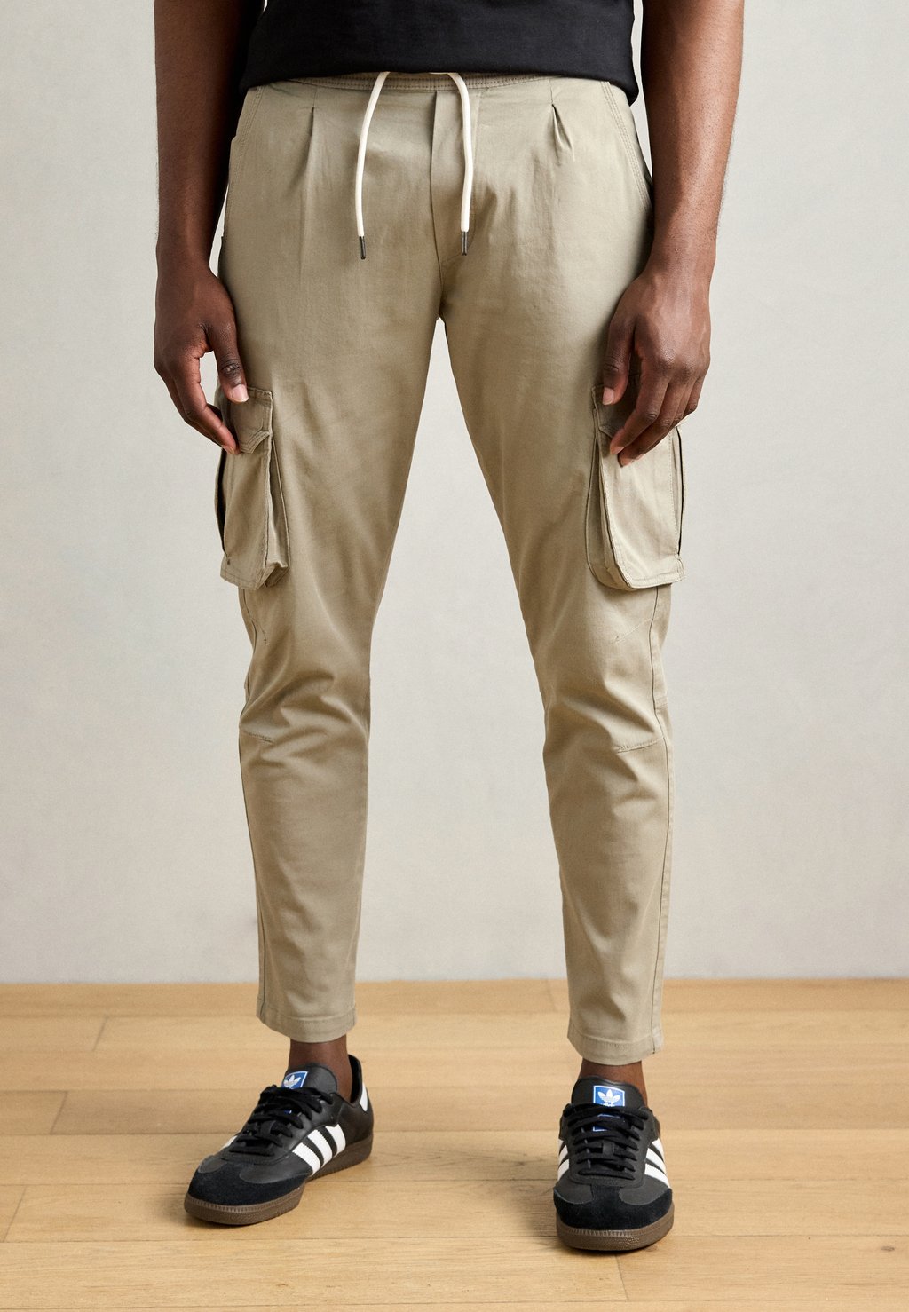 

Брюки карго OVERDYED PANTS Lindbergh, хаки
