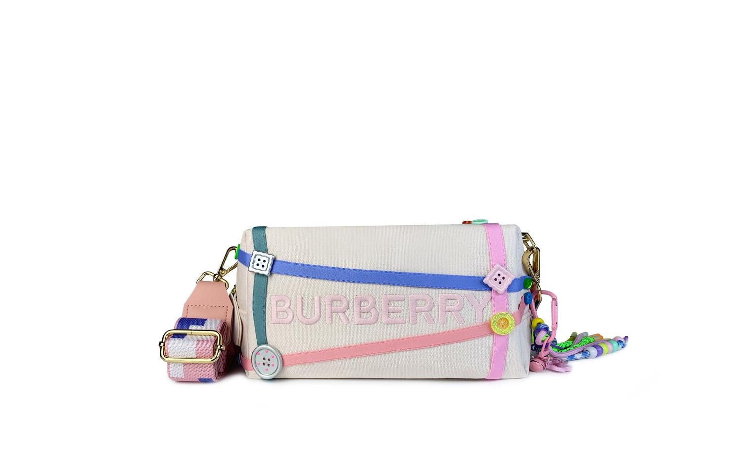 

Косметички и сумки для туалетных принадлежностей унисекс Burberry