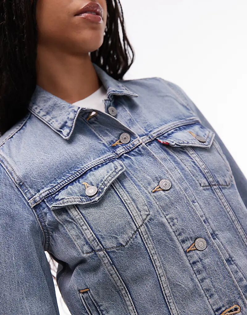 Оригинальная джинсовая куртка Levi's Trucker светлого оттенка — фото 3