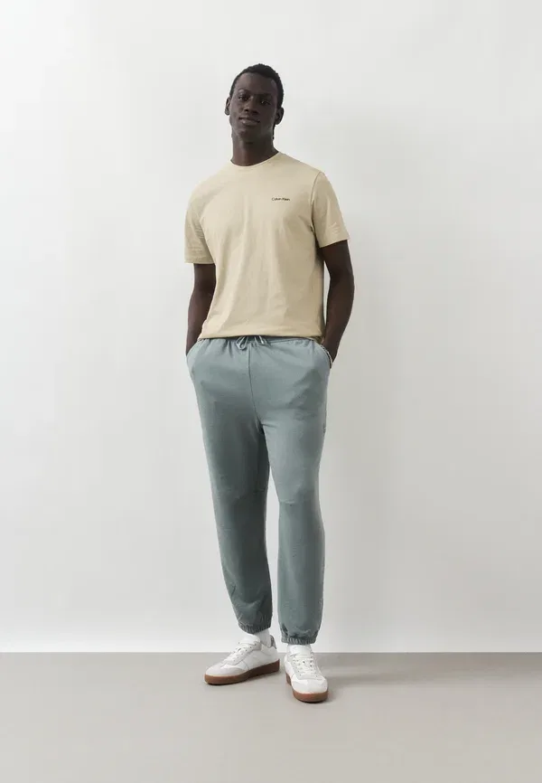 Футболка Calvin Klein Micro logo crew neck tee basic t-shirt, лунный свет — фото 2