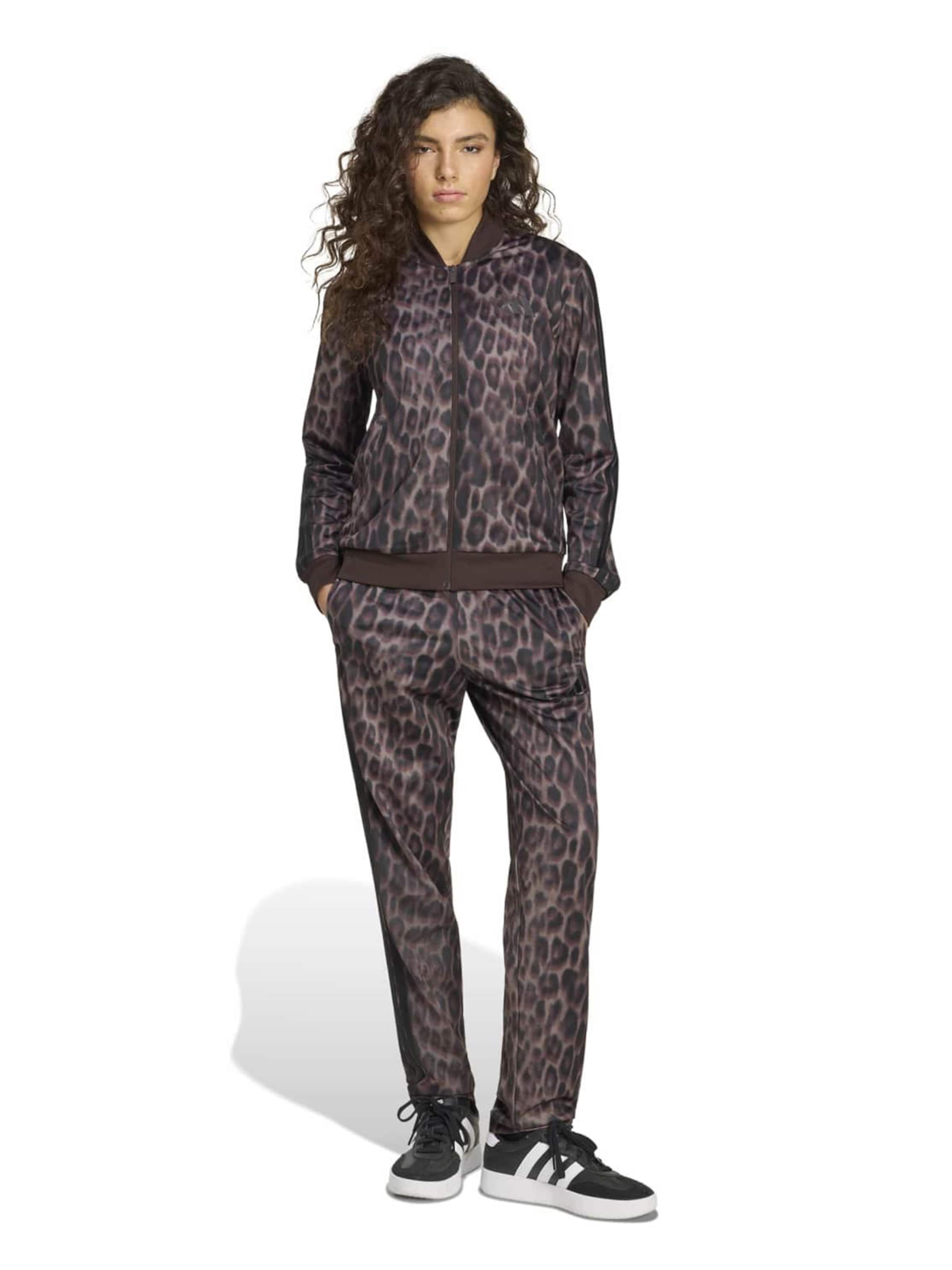 Adidas Sportswear Спортивный костюм 'Essentials' в цвете Auburn, Brocade, Dark Brown — фото 2