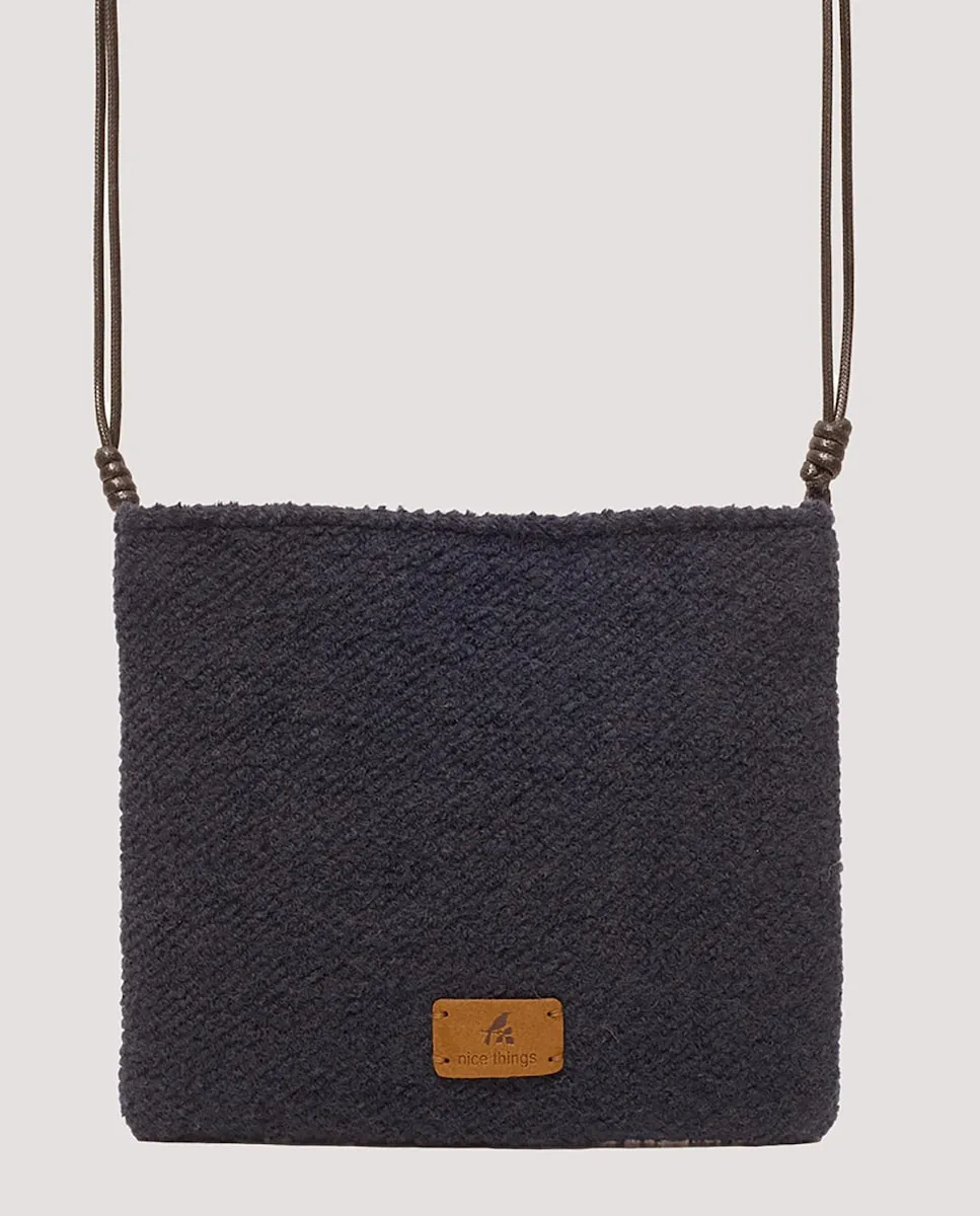 

Маленькая женская сумка через плечо на молнии и шнурке Nice Things, темно-синий