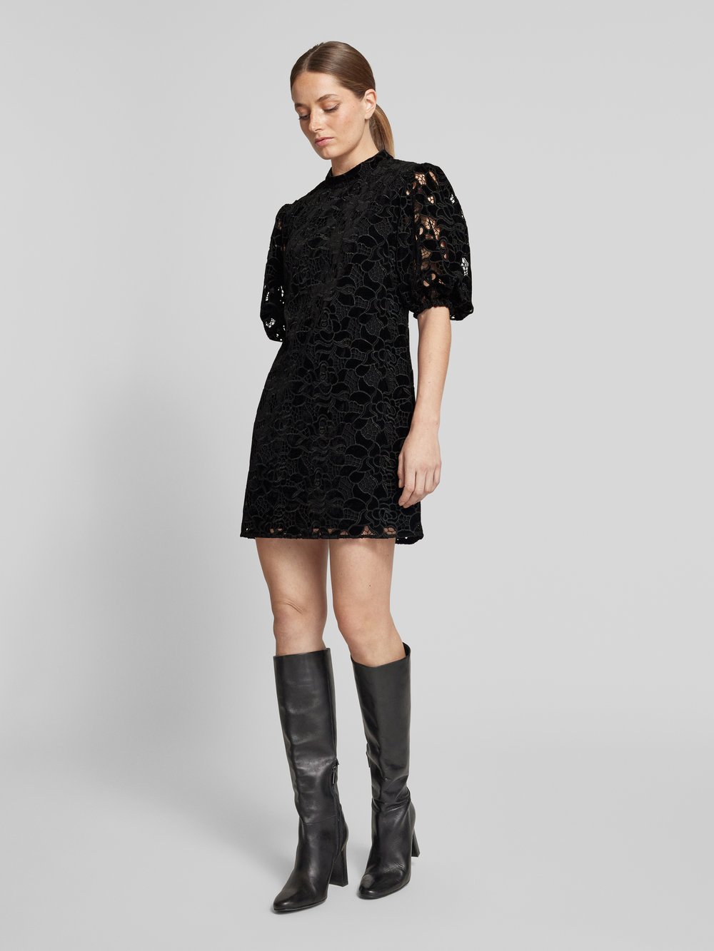 

Мини-платье с короткими рукавами Jake*s Collection, черный